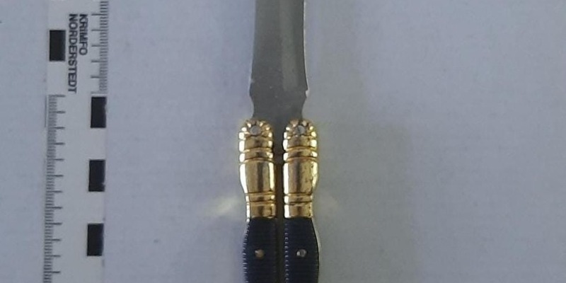 BPOL-H: Bundespolizei Flughafen Hannover: Strafanzeigen nach Fund von Butterflymessern. - Foto: presseportal.de