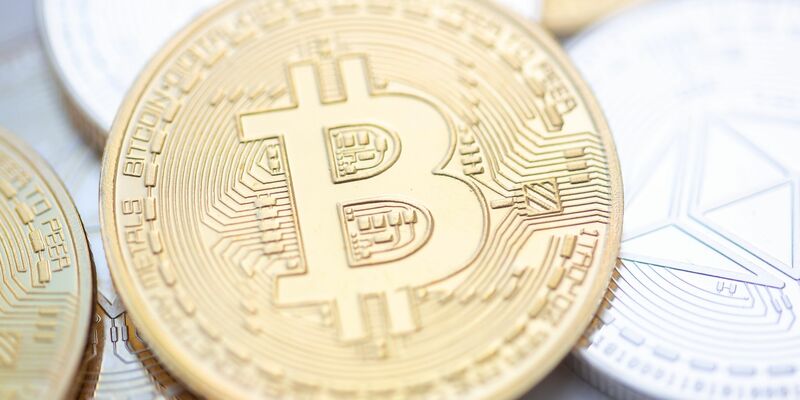 Der Bitcoin errreichte nach den US-Wahlen ein neues Allzeithoch (Symbolbild). - Foto: Fernando Gutierrez-Juarez/dpa