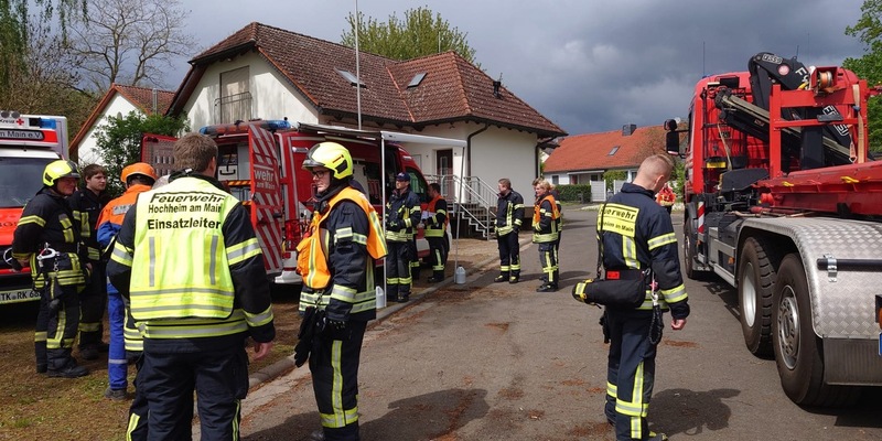 Feuerwehr MTK: Wasserrettungsübung auf dem Main bei Hochheim: Erfolgreicher Einsatz von rund 100 Einsatzkräften - Foto: presseportal.de
