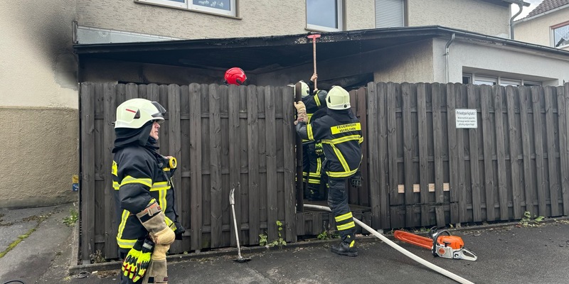 BPOL NRW: Bundespolizei nimmt bewaffnete Deutsche mit mitgeführtem Waffenarsenal fest und findet Drogen im Gepäck - Foto: presseportal.de