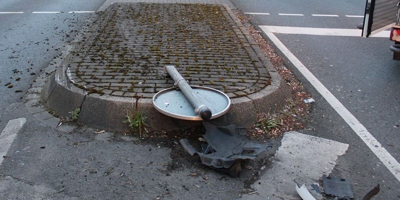 POL-HA: 31-jährige Autofahrerin kollidiert in Haspe mit Verkehrsinsel und verletzt sich leicht - Foto: presseportal.de