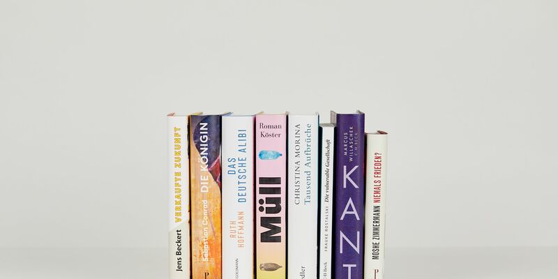 Die acht nominierten Titel für den Deutschen Sachbuchpreis. - Foto: Christof Jakob/Börsenverein des Deutschen Buchhandels e.V. /dpa