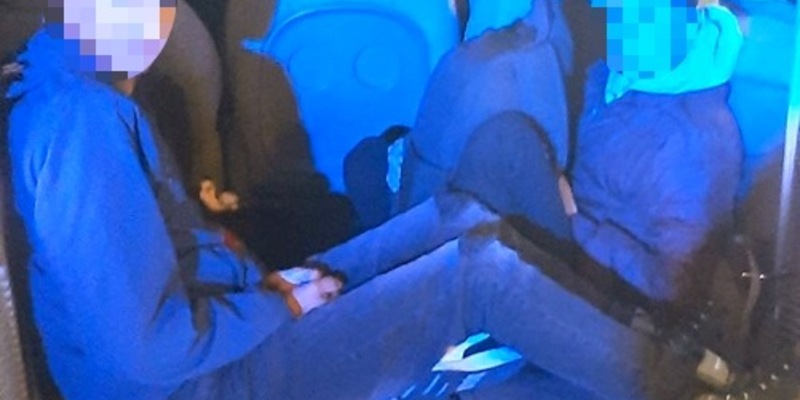 Bundespolizeidirektion München: Geschleuste im Kofferraum - Schleuserfahrzeug mit überhöhter Geschwindigkeit - Foto: presseportal.de