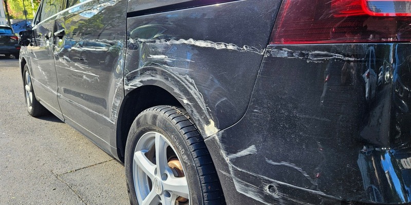 POL-KS: Unfallflucht mit hohem Schaden in Olgastraße: Ermittler suchen Zeugen - Foto: presseportal.de