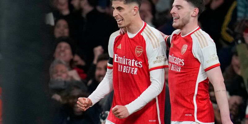 Für Kai Havertz (l) waren es die Saisontore Nummer zehn und elf. - Foto: Kin Cheung/AP/dpa