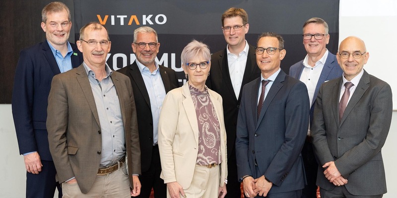 VITAKO Mitgliederversammlung: Fokus auf Cybersicherheit mit Bundeswehr-Vorträgen & Panel. Vorstandswahlen - neuer Vorstandsvorsitzender Sören Kuhn & geschäftsführender Vorstand Lars Hoppmann gewählt - Foto: presseportal.de