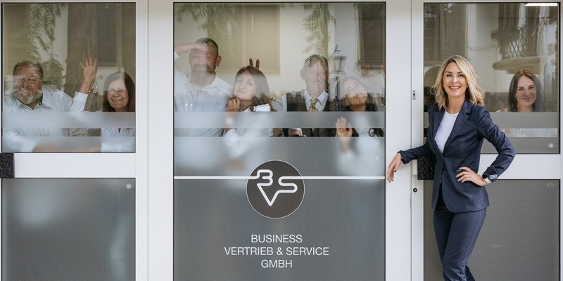 Tatjana Kljueva von der BVS Business Vertrieb & Service GmbH: Warum mittelständische Unternehmen einen Partner für ihre Telekommunikation benötigen - Foto: presseportal.de