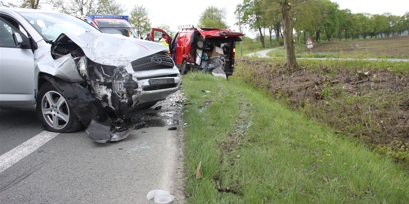 POL-HX: 25.000 Schaden und zwei Verletzte auf der B252 - Foto: presseportal.de