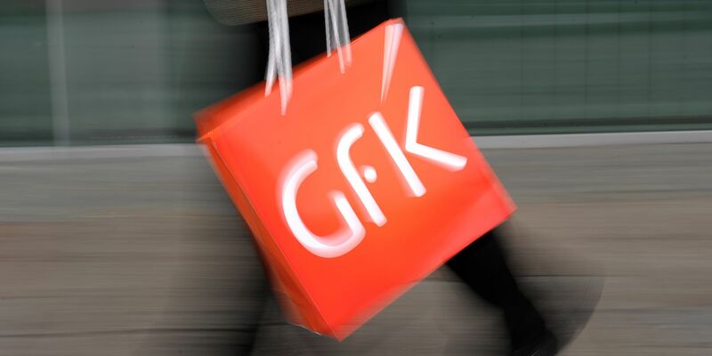 Die Menschen in Deutschland haben zuletzt weniger gekauft. Das Konsumklima hat einen deutlichen Dämpfer erhalten. - Foto: David-Wolfgang Ebener/dpa