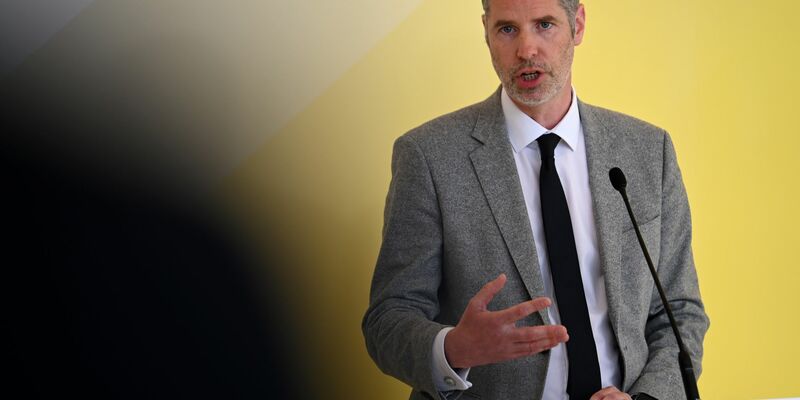 «Wir werden uns mit aller Kraft dafür einsetzen, die europäische Chatkontrolle zu verhindern»: FDP-Fraktionschef Christian Dürr. - Foto: Jessica Lichetzki/dpa