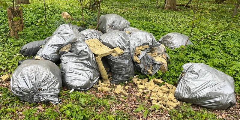 POL-HL: Ostholstein - Süsel / Unerlaubte Abfallentsorgung im Wald - Zeugen gesucht - Foto: presseportal.de