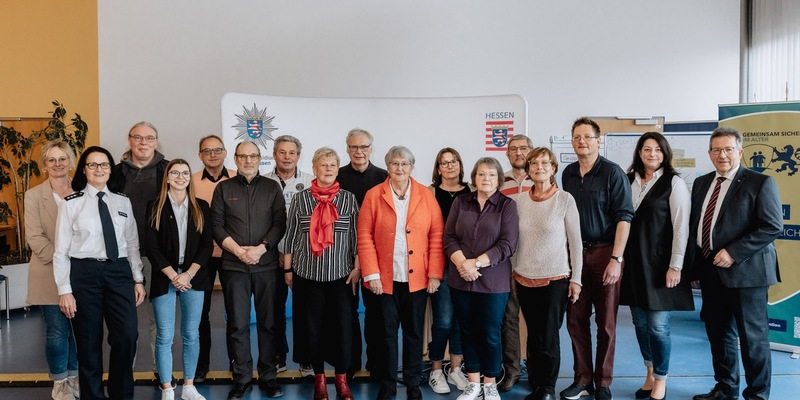 POL-KS: Zwölf engagierte Sicherheitsberaterinnen und Sicherheitsberater für Senioren erfolgreich ausgebildet: Weitere Interessierte gesucht - Foto: presseportal.de