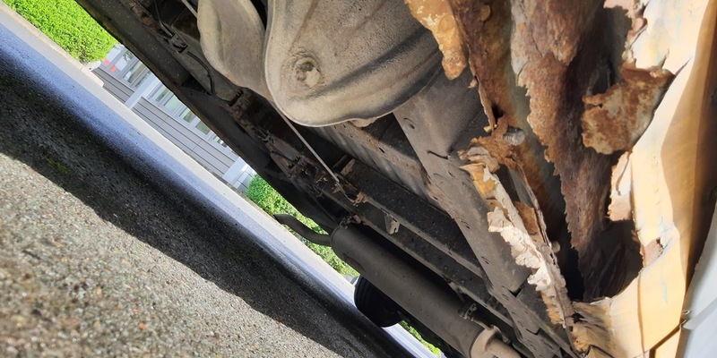 POL-UN: Kamen - Durchgerosteter und verkehrsunsicherer polnischer Kleintransporter aus dem Verkehr gezogen - Foto: presseportal.de