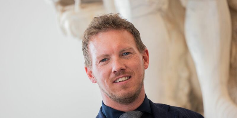 Julian Nagelsmann verfolgt auch die Basketball-EM. - Foto: Rolf Vennenbernd/dpa