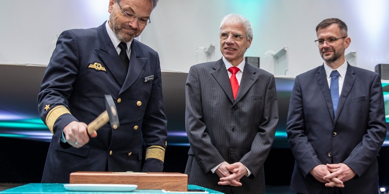Kiellegung des zweiten Tankschiffs für die Deutsche Marine - Foto: presseportal.de