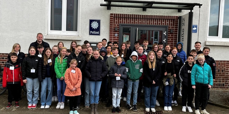 POL-SZ: Pressemitteilung des Polizeikommissariats Wolfenbüttel vom 25.04.2024: Zukunftstag bei der Polizei Wolfenbüttel - Foto: presseportal.de