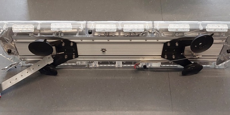 POL-HL: Ostholstein - Sierksdorf / Beleuchtungsbalken auf Autobahn verloren - Polizei sucht Eigentümer - Foto: presseportal.de