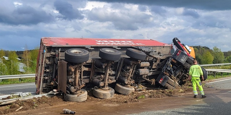 POL-HRO: Unfall auf der BAB 24 mit Vollsperrung - Abschlussmeldung - Foto: presseportal.de