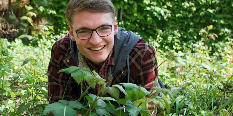Robin König ist auch bekannt als Robinga Schnögelrögel. - Foto: Anja Sokolow/dpa-Zentralbild/dpa