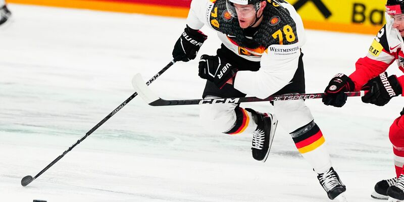 NHL-Profi Nico Sturm verstärkt das deutsche Eishockey-Nationalteam. - Foto: Pavel Golovkin/AP/dpa