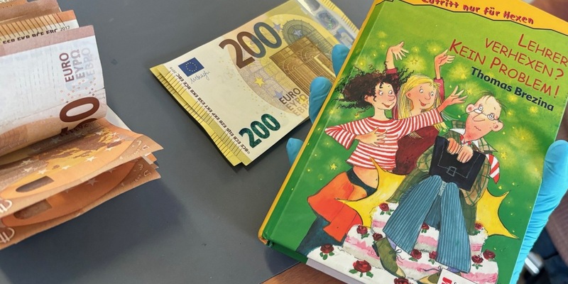 HZA-S: Sparbuch der besonderen Art - Foto: presseportal.de