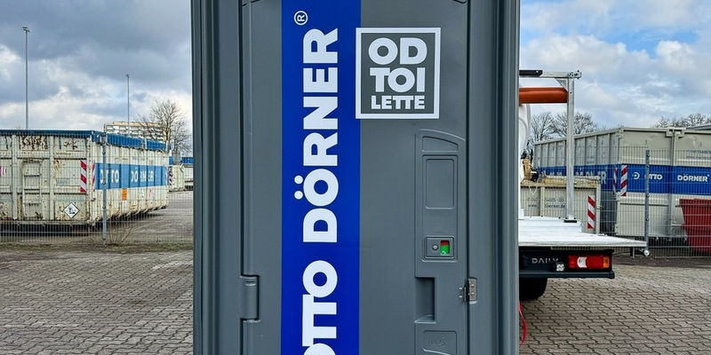 Toiletten für Toleranz: Rostock Fans nutzen OD TOILETTEN von OTTO DÖRNER und helfen durch jede unbeschädigte Toilette dem Nachwuchs von F.C. Hansa Rostock - Foto: presseportal.de