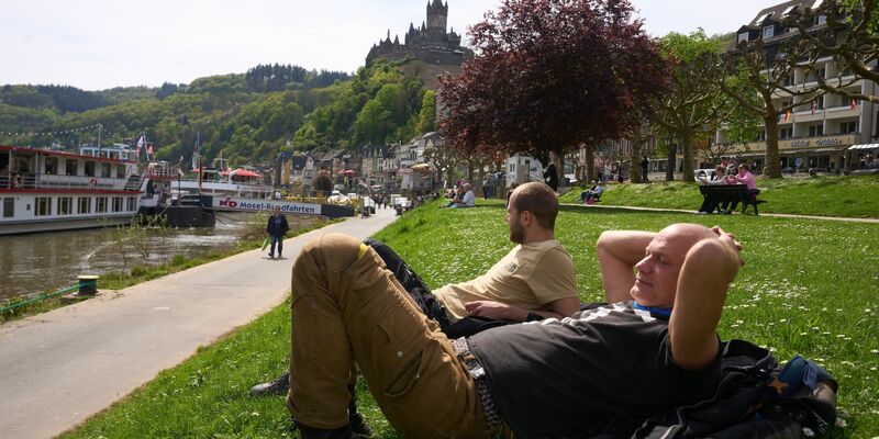 Das Wochenende bringt frühlingshafte Temperaturen. - Foto: Thomas Frey/dpa