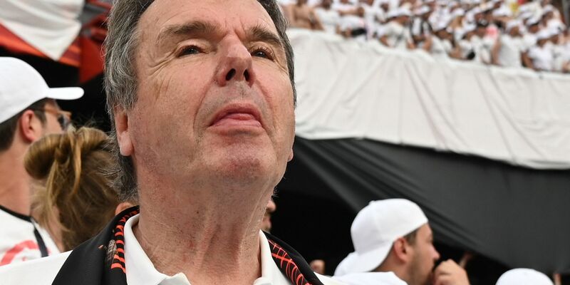 Bruchhagen glaubt nicht, dass sich Ralf Rangnick als Trainer des FC Bayern von Uli Hoeneß taktisch reinreden lässt. - Foto: Arne Dedert/dpa