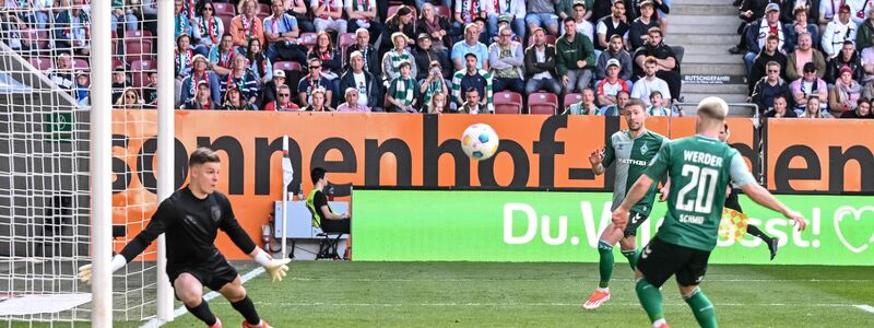 Brachte Werder in Augsburg in Führung: Romano Schmid (r). - Foto: Harry Langer/dpa