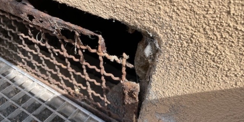 POL-PDTR: Diebstahl einer Kommode - Einstieg durch Luke an Bürgersteig - Foto: presseportal.de