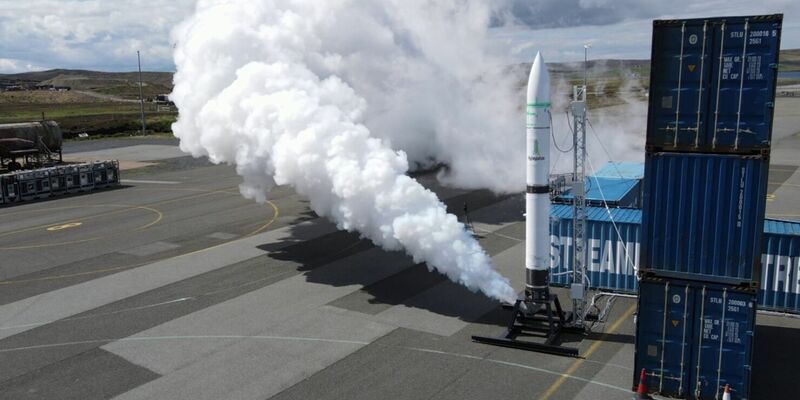 60 Kilometer in die Höhe will das Unternehmen HyImpulse die Trägerrakete SR75 schicken. - Foto: HyImpulse/dpa