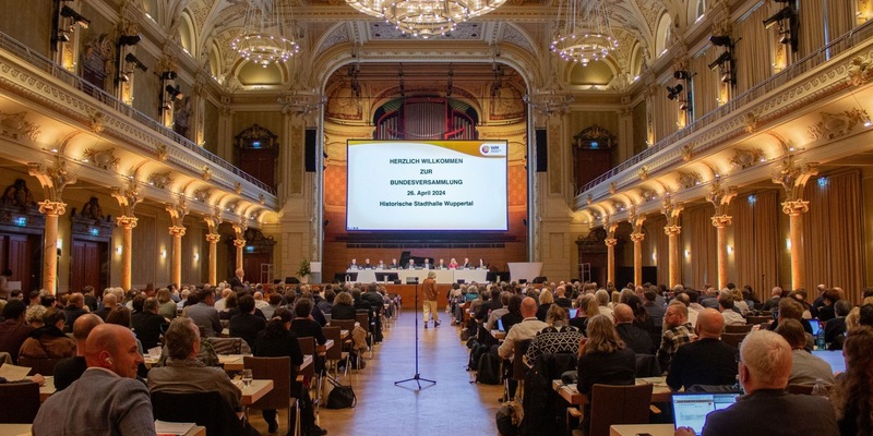 Pakt für Musikschulen / Verband deutscher Musikschulen fordert mit Vertretern der kommunalen Spitzenverbände und der Politik einen Pakt zur Sicherung der öffentlichen Musikschulen - Foto: presseportal.de