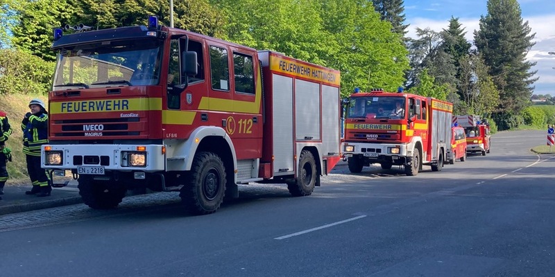 FW-EN: Gasgeruch und Gefahrenast über Gehweg - Foto: presseportal.de