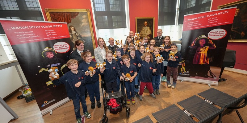 FW-MG: Stadtfeuerwehrverband Mönchengladbach e.V. feiert 10-jähriges Jubiläum der Kinderfeuerwehr - Foto: presseportal.de