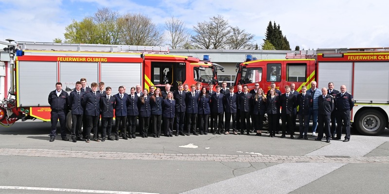 FF Olsberg: Feuerwehr Grundlehrgang in Olsberg erfolgreich absolviert - Foto: presseportal.de