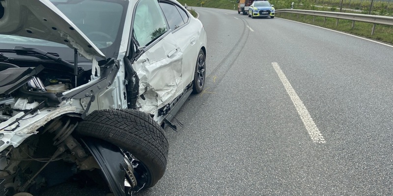 POL-PDNW: Nachtragsmeldung zu Vollsperrung B271 nach Verkehrsunfall - Foto: presseportal.de