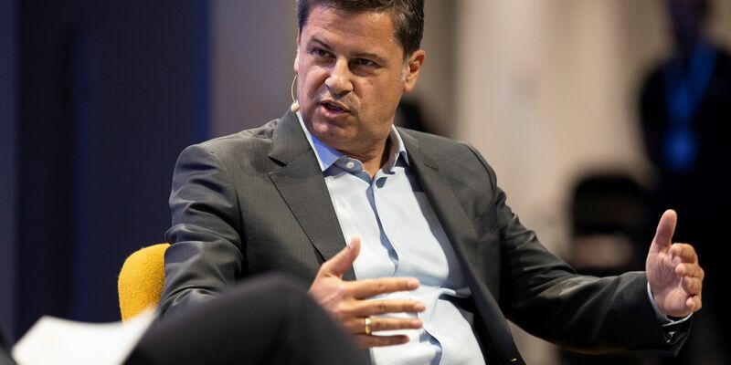 Christian Seifert wird nicht Mediator zwischen der DFL und DAZN. - Foto: Marco Steinbrenner/dpa