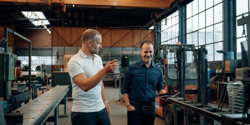 Das Handwerk der Zukunft: Adrian Bauer und Oliver Bauer von der ProjektBauer GmbH verraten, welche Faktoren die Branche schon bald immens beeinflussen werden - Foto: presseportal.de