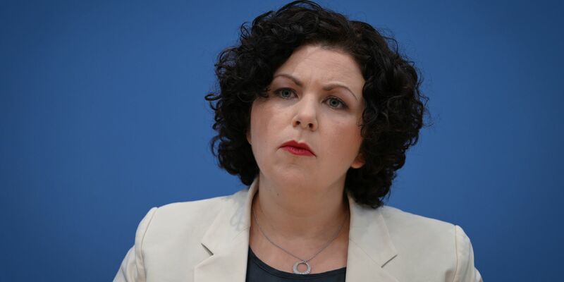 «Ich habe da auch schon munkeln hören, dass da gezielt Leute reingeschleust werden sollen»: Amira Mohamed Ali. - Foto: Soeren Stache/dpa