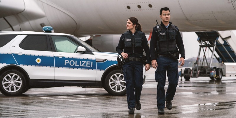 Bundespolizeidirektion München: Widerspenstiges Pärchen stört Landevorgang am Flughafen München - Foto: presseportal.de