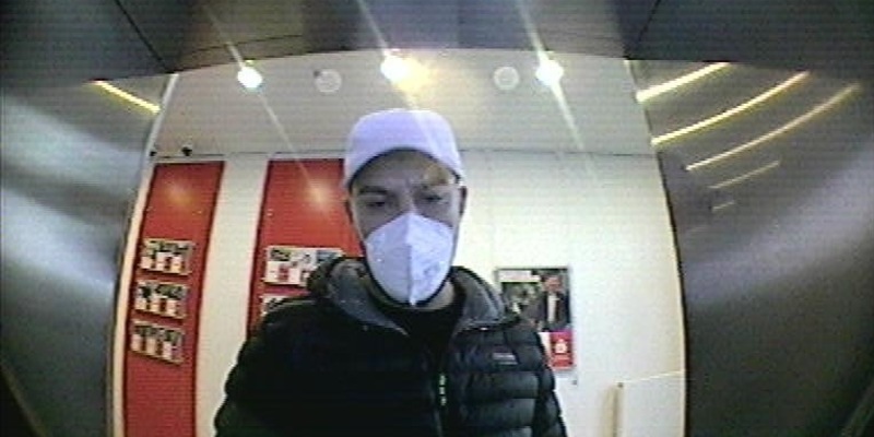 POL-STD: Unbekannter hob Geld mit gestohlenen EC-Karten ab: Wer kann Hinweise geben? - Foto: presseportal.de