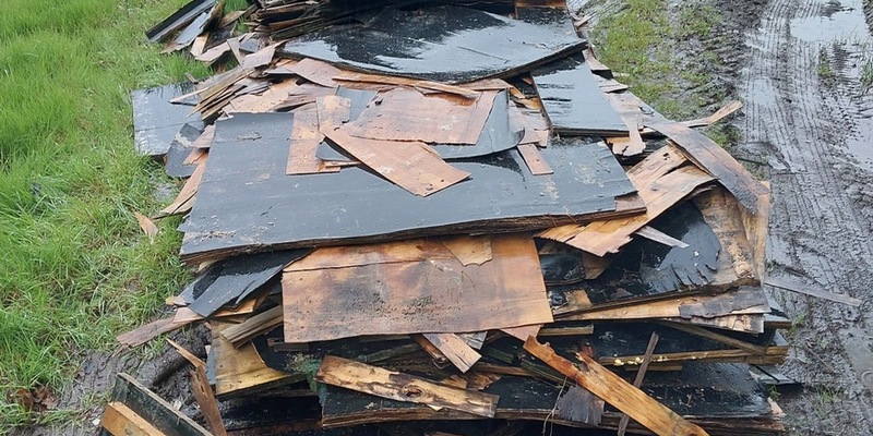 POL-SE: Elmshorn - Ablagerung von behandeltem Holz - Polizei sucht Zeugen - Foto: presseportal.de