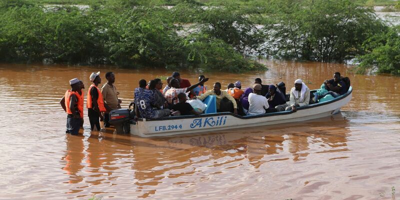Kenia wird seit Mitte März von heftigen Regenfällen heimgesucht. - Foto: Andre Kasuku/AP/dpa