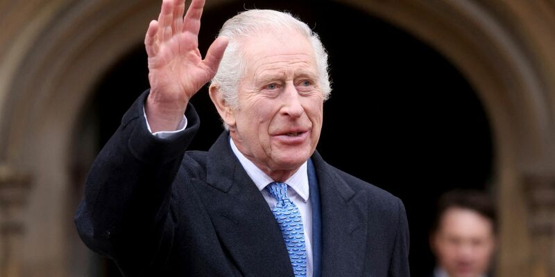 Nach Bekanntmachung seiner Krebsdiagnose will Großbritanniens König Charles III. wieder öffentliche Termine wahrnehmen. - Foto: Hollie Adams/Reuters Pool/AP/dpa