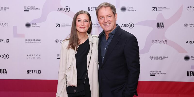 Alexandra Maria Lara und Florian Gallenberger kommen zu der Verleihung des Nachwuchspreises «First steps» für Filmschaffende. - Foto: Gerald Matzka/dpa
