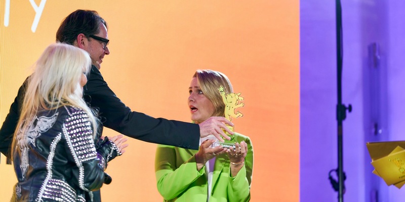 Tupoka Ogette ist Deutschlands Bloggerin des Jahres - auch Christine Westermann, Correctiv und Bio-Bäuerin Annemarie Paulsen ausgezeichnet - Foto: presseportal.de