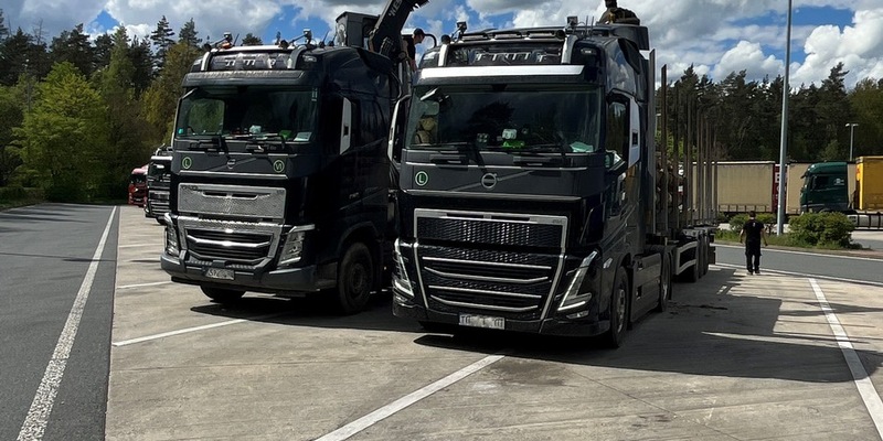 API-TH: Technische Mängel und enorme Überladung führen zur Untersagung der Weiterfahrt - Foto: presseportal.de