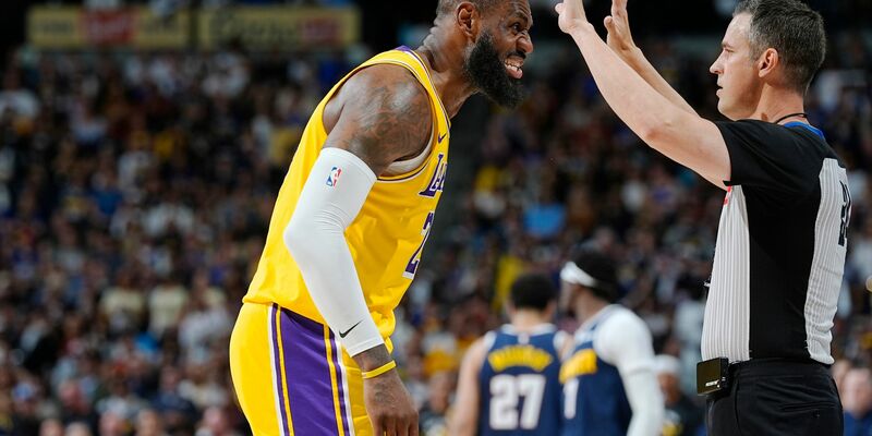 NBA-Superstar LeBron James ist mit den Los Angeles Lakers in den Playoffs gescheitert. - Foto: David Zalubowski/AP/dpa