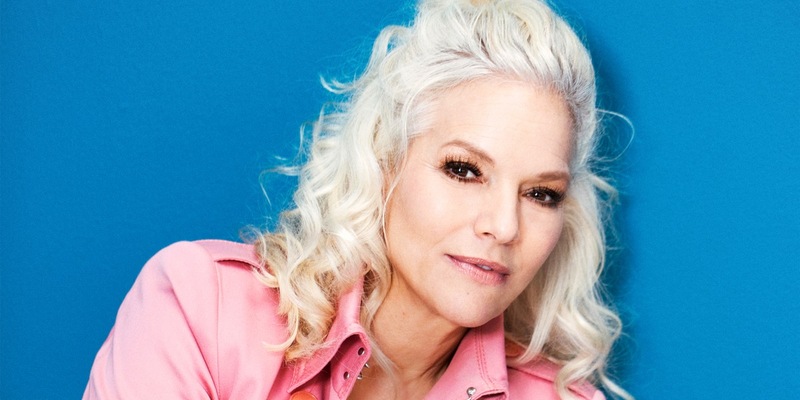 ESC-Finale: Ina Müller verkündet die Punkte der deutschen Jury - Foto: presseportal.de