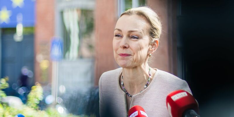 Die Berliner Verkehrssenatorin Manja Schreiner verliert ihren Doktortitel und will nun zurücktreten. - Foto: Christoph Soeder/dpa